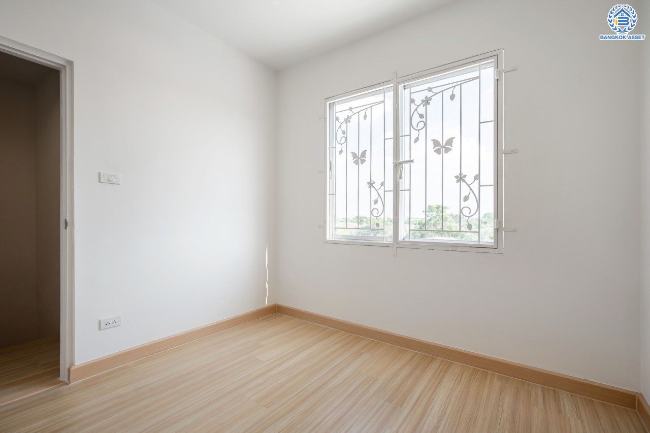 บ้านมือสองตกแต่งใหม่ ม.อารียา เดอะคัลเลอร์ เกษตร1 เนื้อที่ 21.1 ตร.ว. ฟังก์ชัน 3 ห้องนอน 2 ห้องน้ำ จอดรถได้ 1 คัน ชีวิตแสนสงบ สภาพแวดล้อมเยี่ยม เชื่อมต่อ ถ.ประเสริฐมนูกิจ, ถ.เกษตร-นวมินทร์ ใกล้ ม.เกษตร, รถไฟฟ้าสายสีเขียว "สถานีเสนานิคม" และทางด่วน "ฉลองรัช"